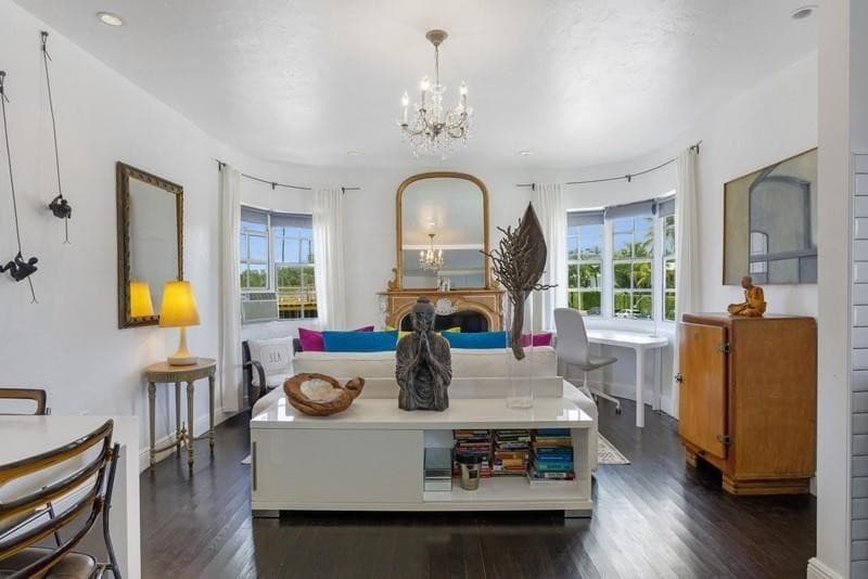 1455 Michigan Avenue #19