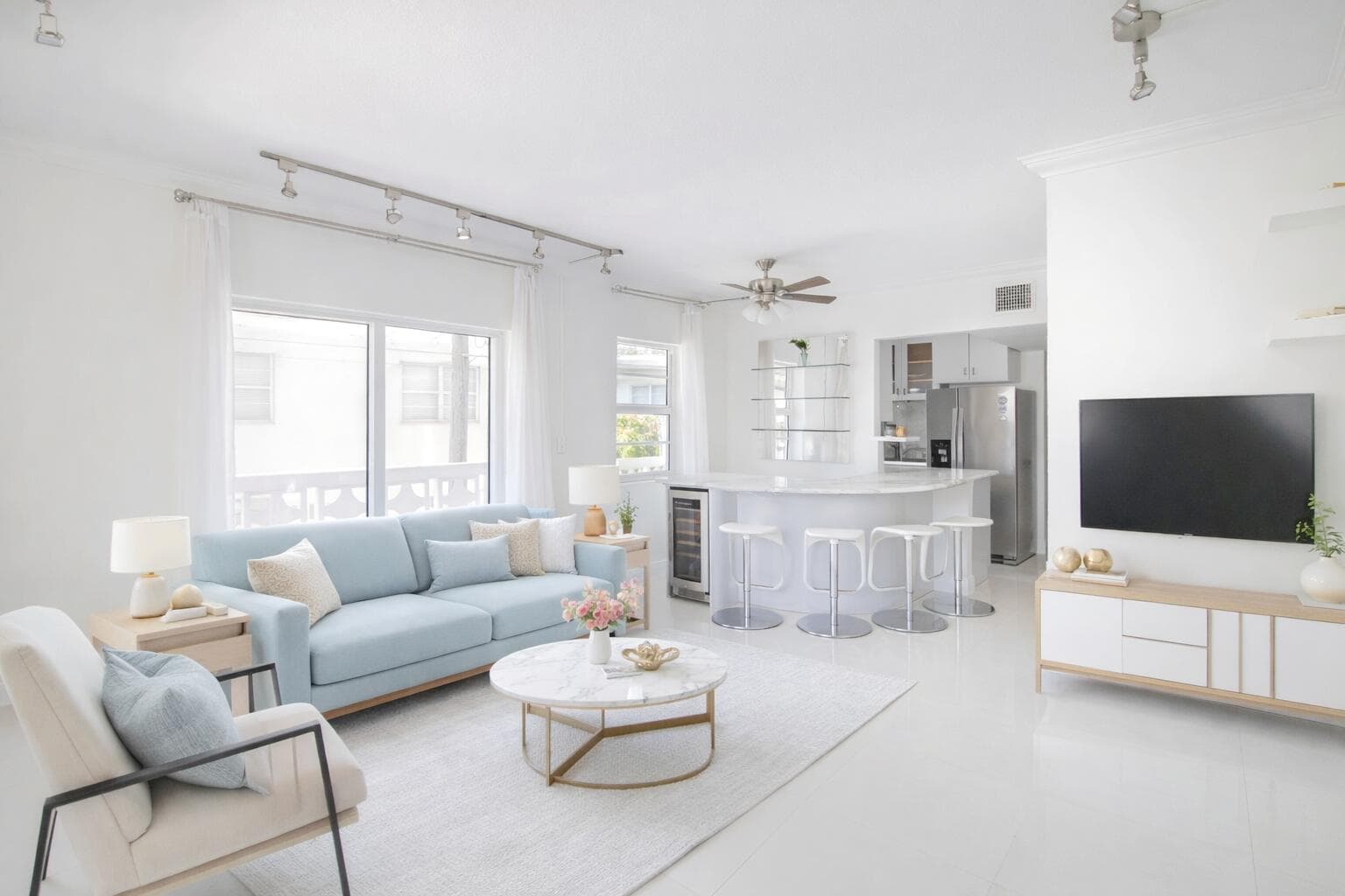 900 Euclid Avenue #8