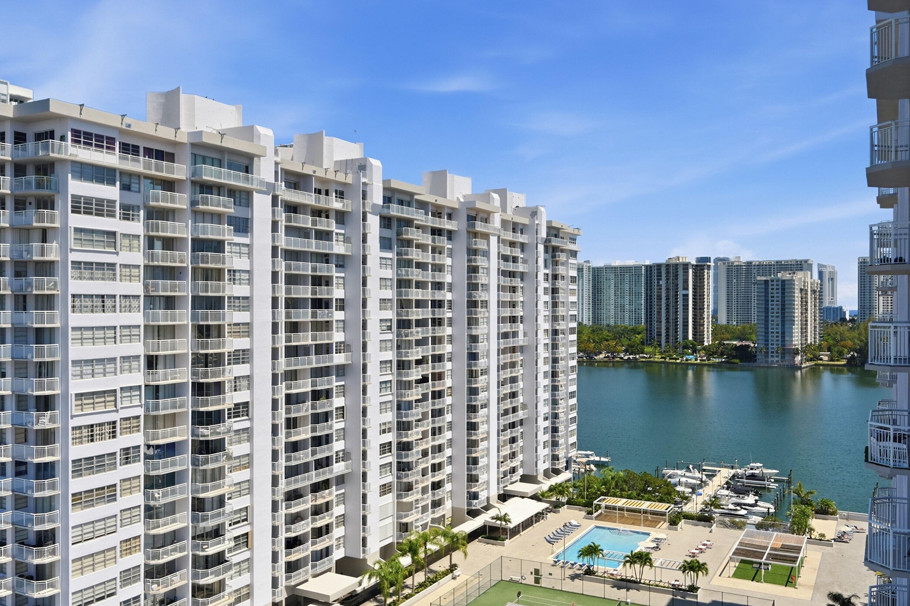 18011 Biscayne Boulevard #1502