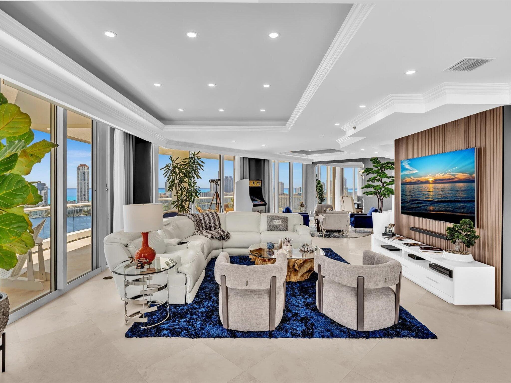 7000 Island Boulevard #Ph-06