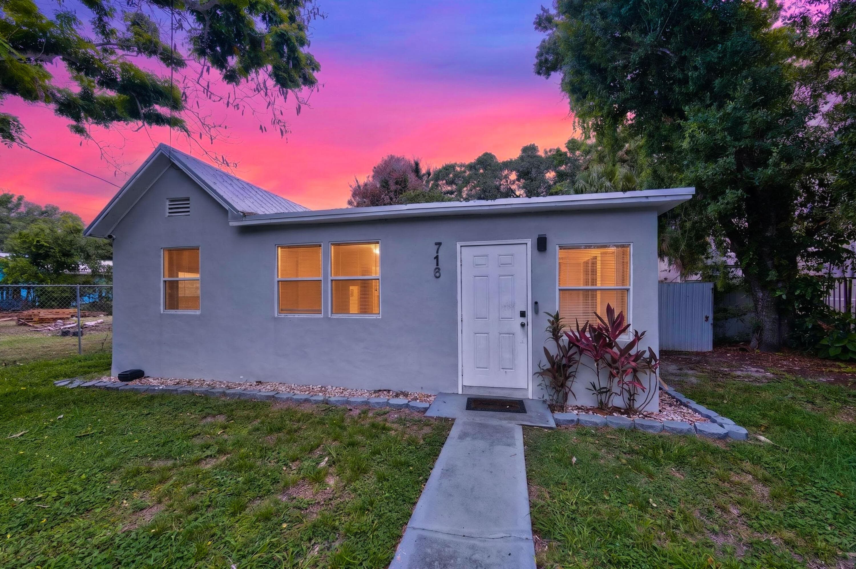 716 Citrus Avenue