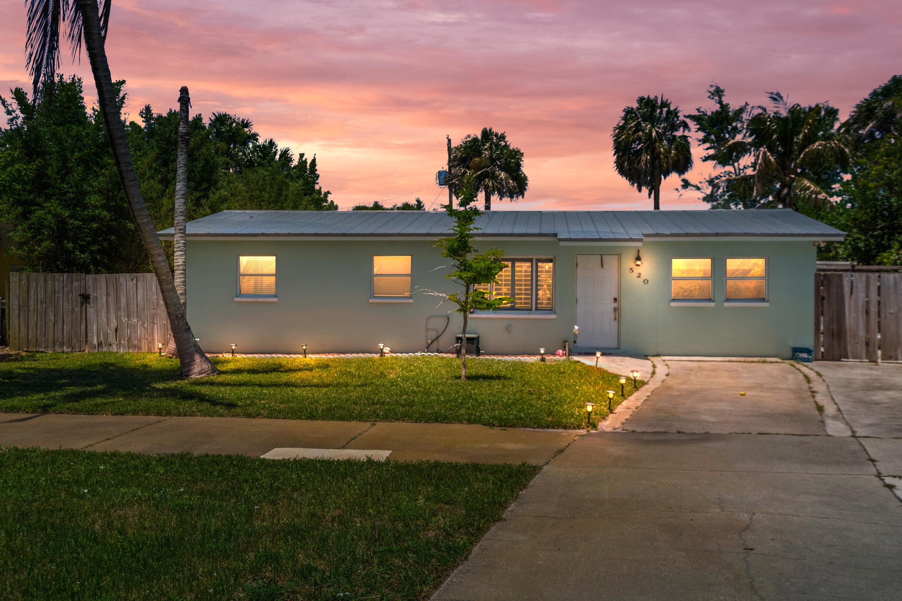 520 SE Dolphin Drive