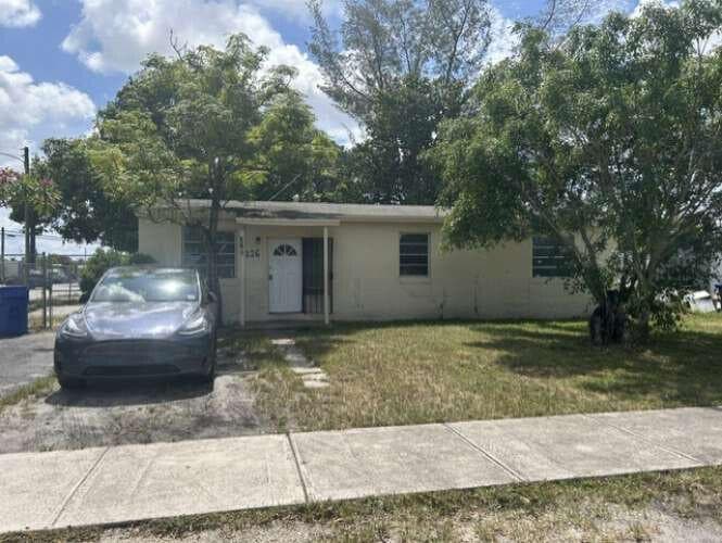 1226 NW 23rd Terrace