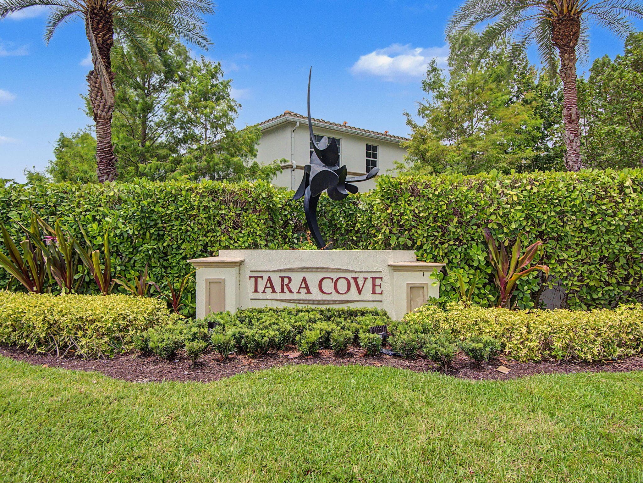 4569 Tara Cove Way
