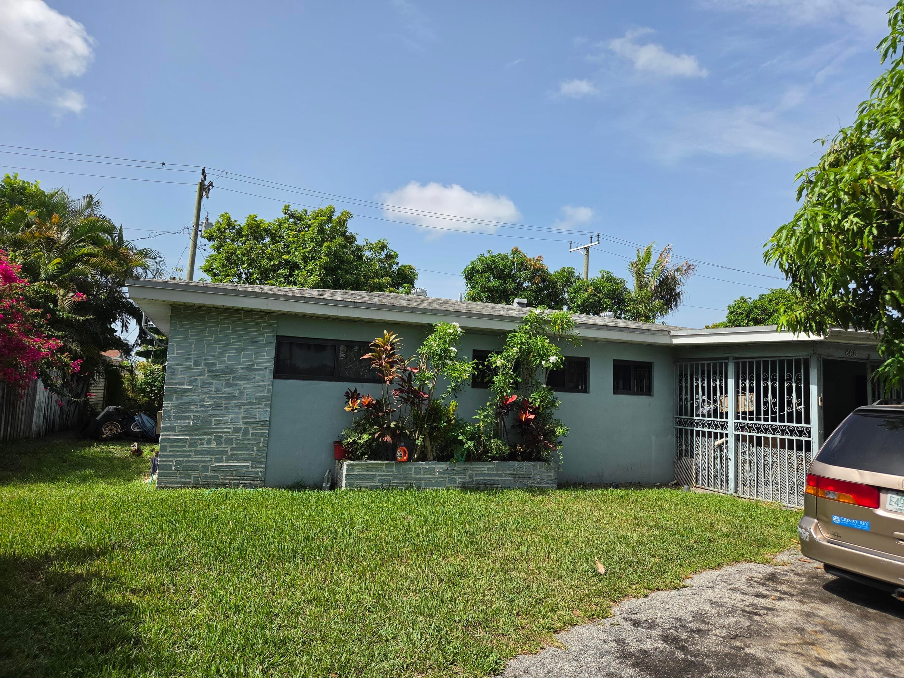 660 NE 181ST Street
