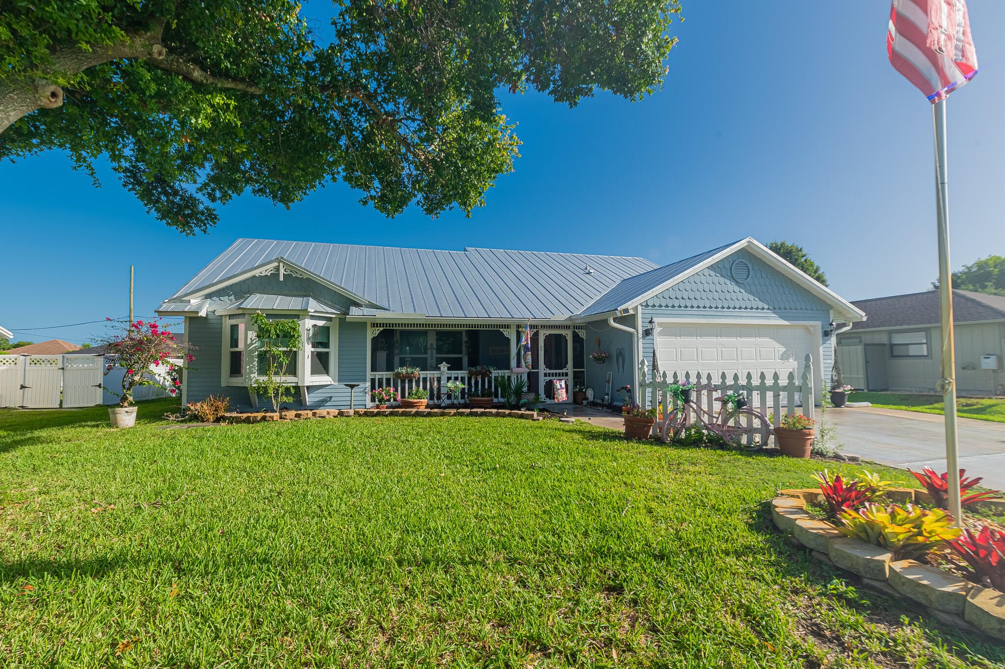2309 SW FERN Circle