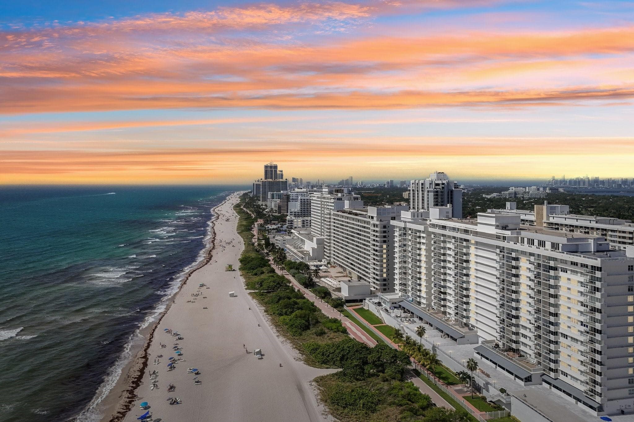 5601 Collins Avenue #1716