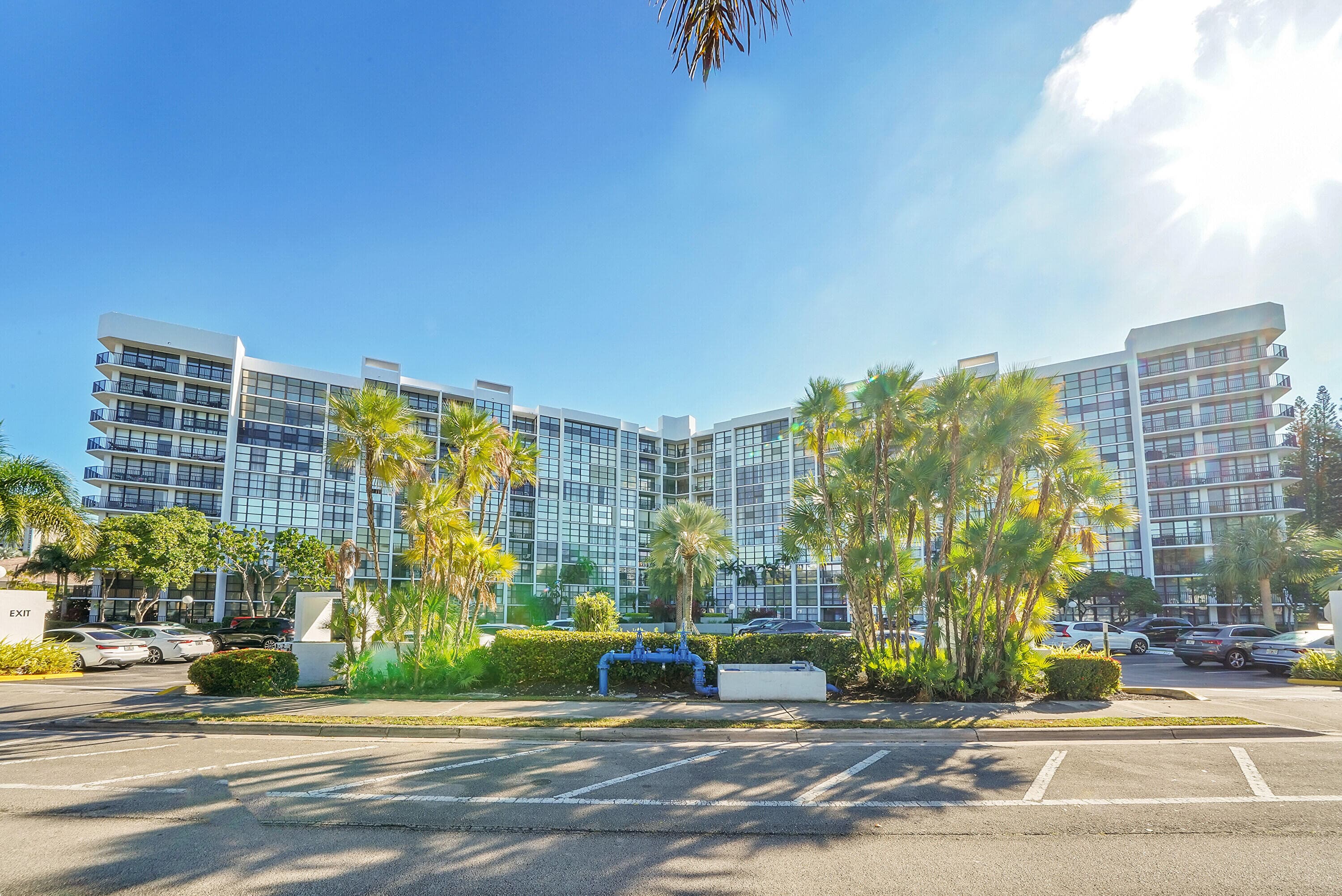 1000 Parkview Drive #306